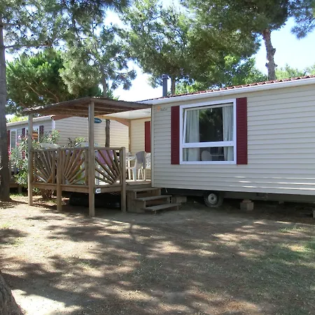 Le Soleil De La Mediterranee - Roan مكان تخييم